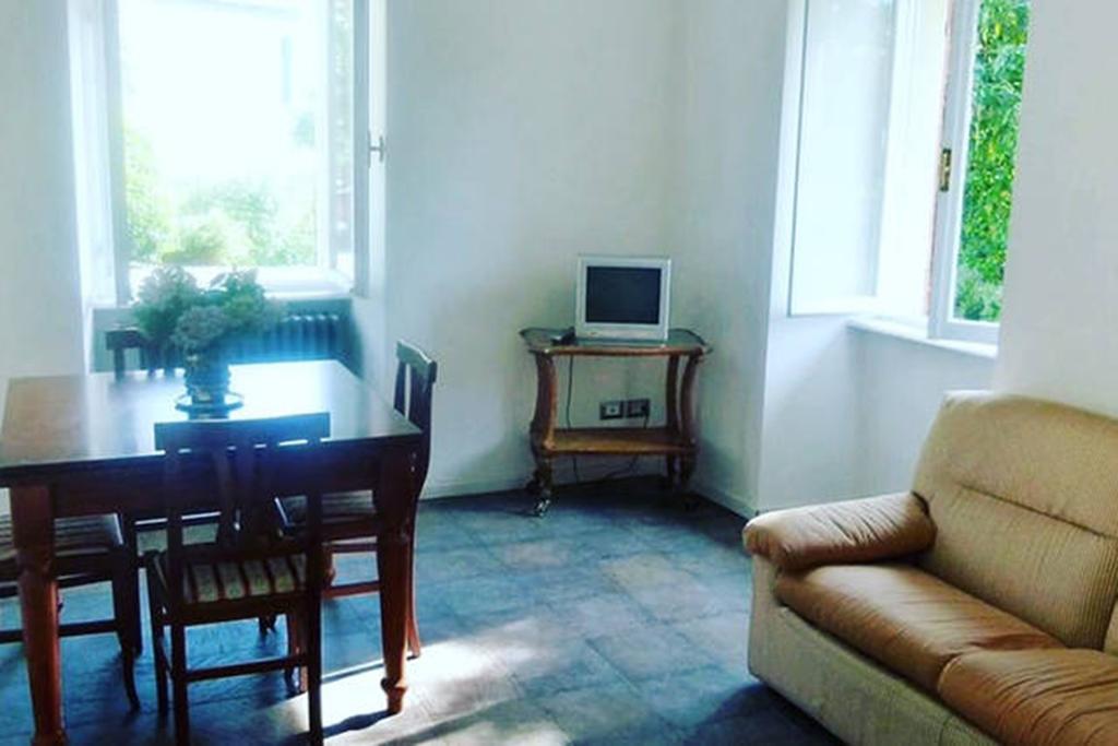 Apartment Piccolo Borgo Castelveccana Eksteriør bilde